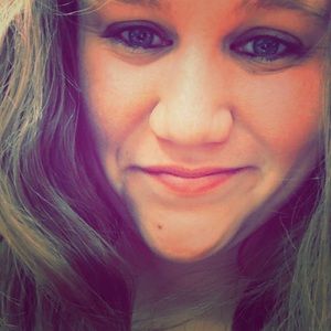 Meet your Posher, Traci